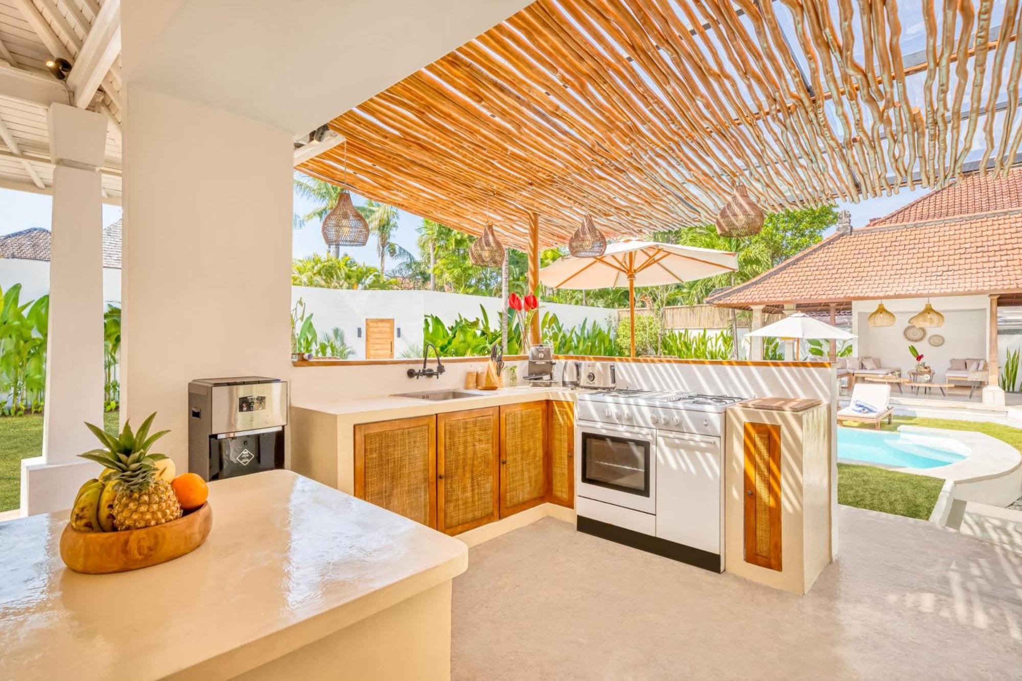 Cologne - 6 Bdr Villa, 2 Private Pools & Huge Garden, Walk To The Villa Seminyak (Bali)