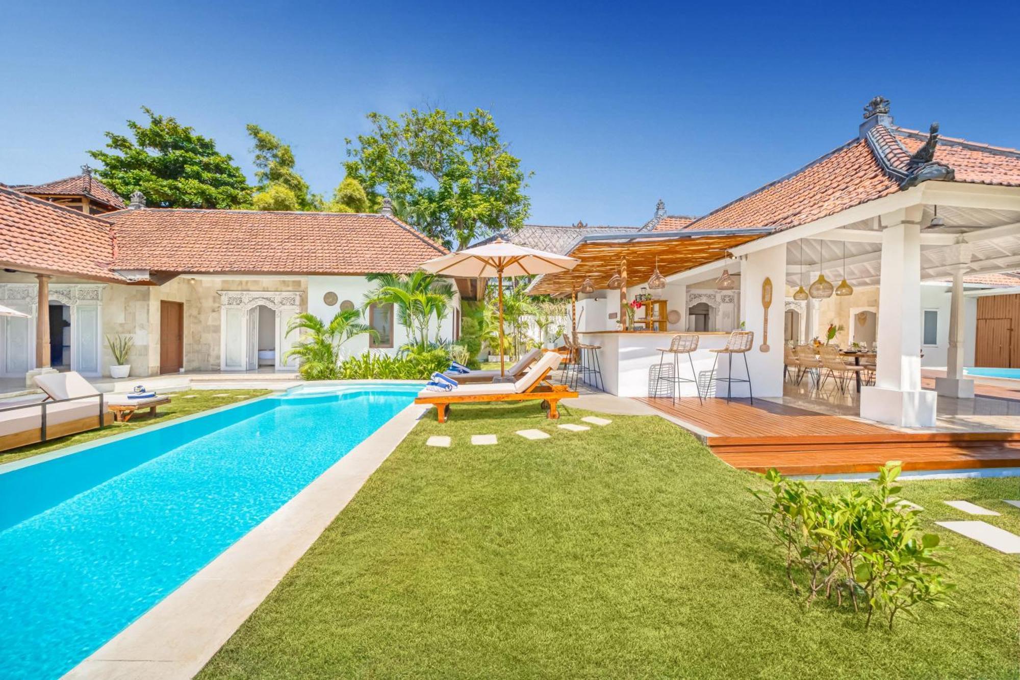Cologne - 6 Bdr Villa, 2 Private Pools & Huge Garden, Walk To The Villa Seminyak